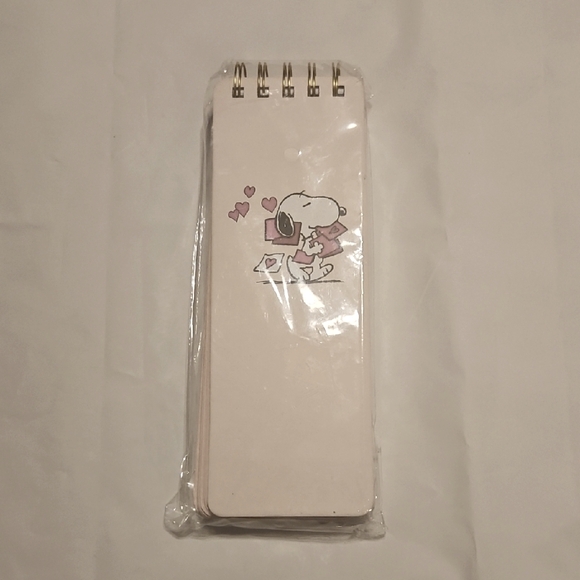 New Snoopy Graphique Notepad - Picture 1 of 3